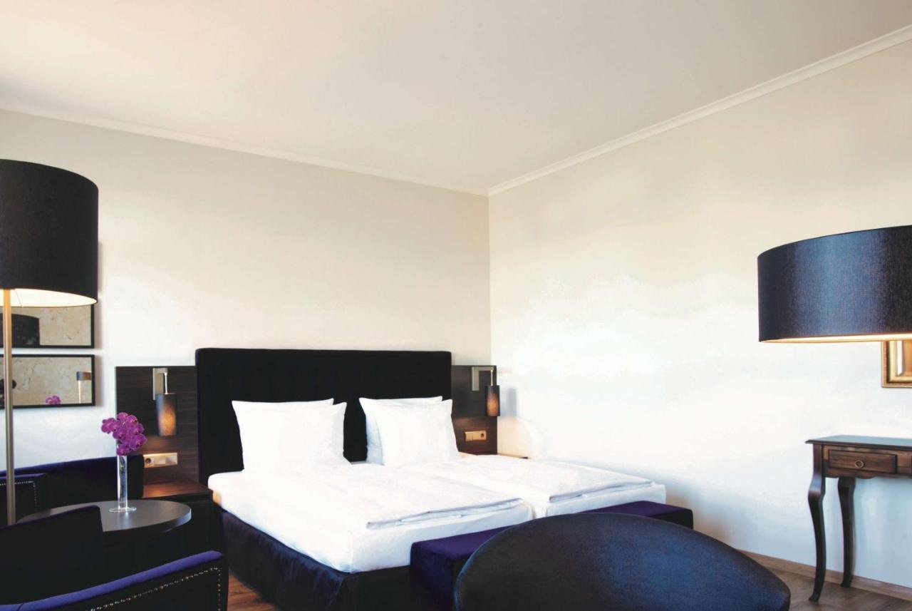 Executive Room,1537122349:JPEG