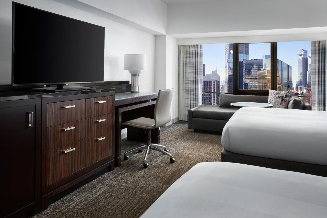 One-Bedroom Deluxe Suite Two Double Beds Sofa Bed Club Lounge Access,1643145898:JPEG