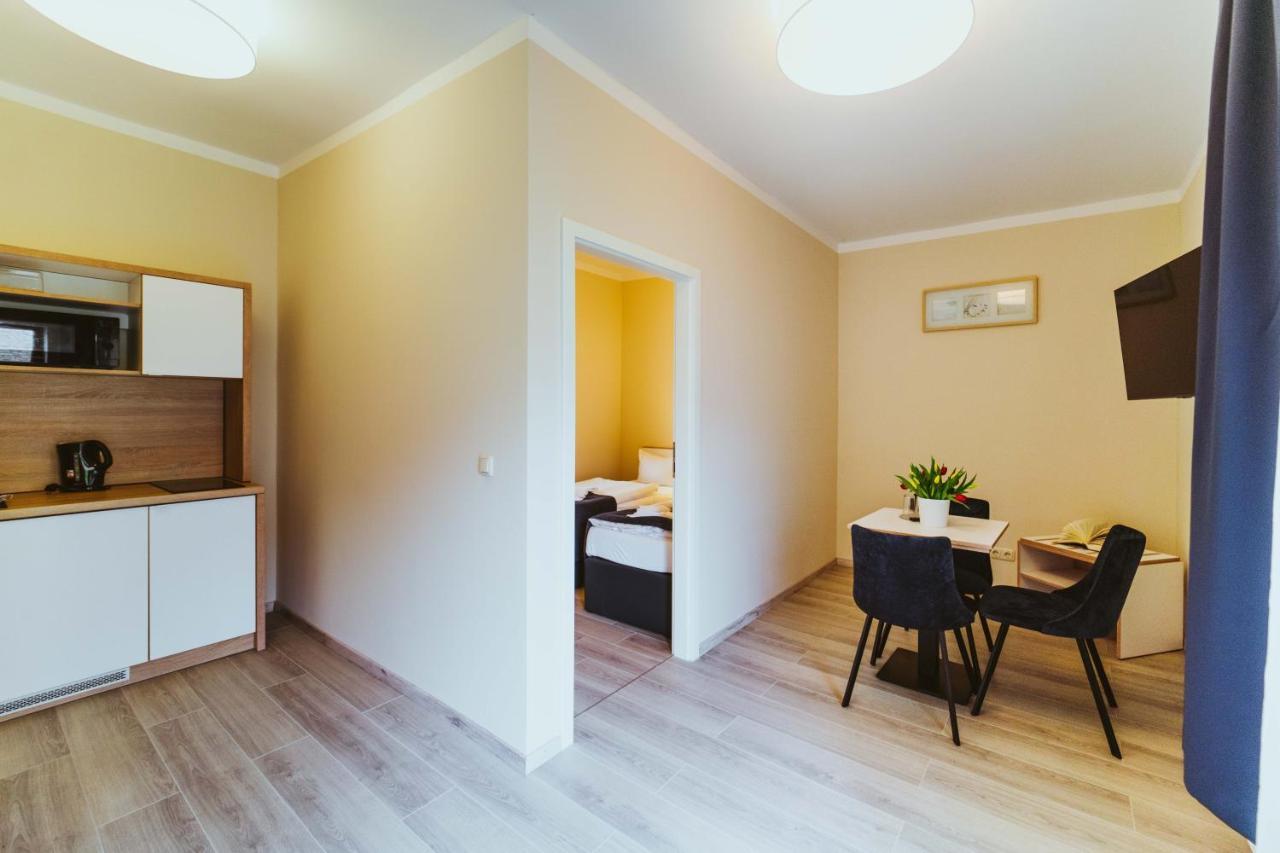 One-Bedroom Apartment,1365812651:JPEG