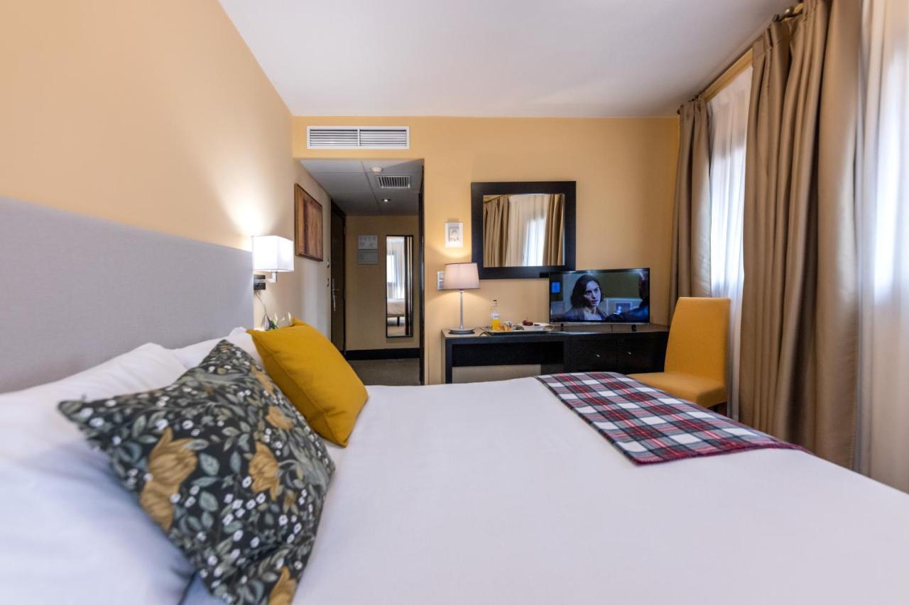 Double or Twin Room,1361392823:JPEG