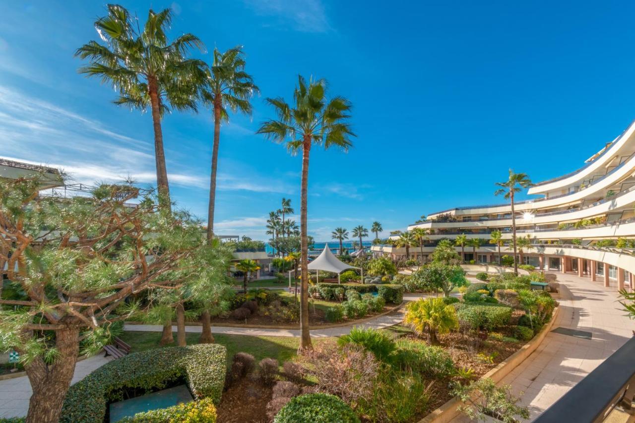 Premium Twin Room Balcony Garden View