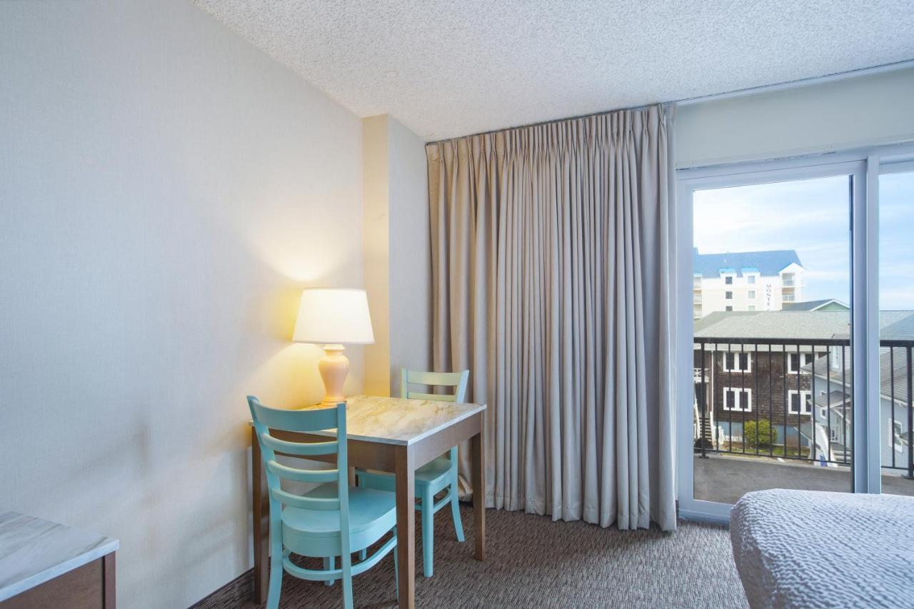 Queen Room Side Sea View