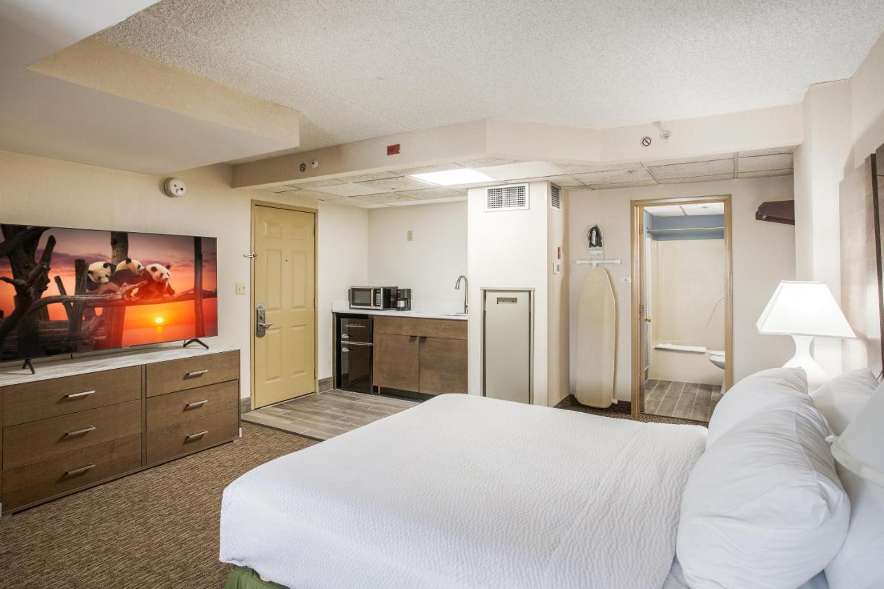Deluxe Queen Room Side Sea View