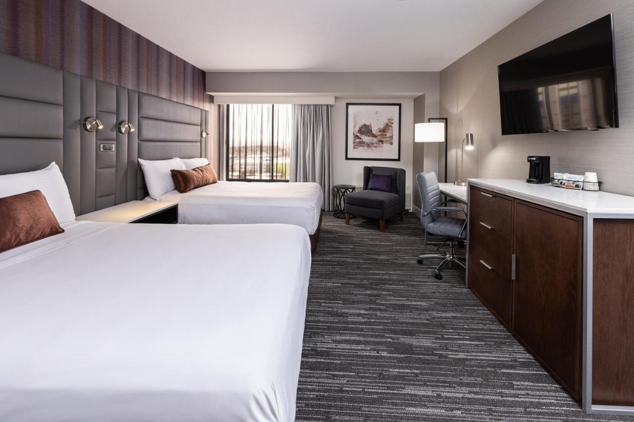 Deluxe Queen Room