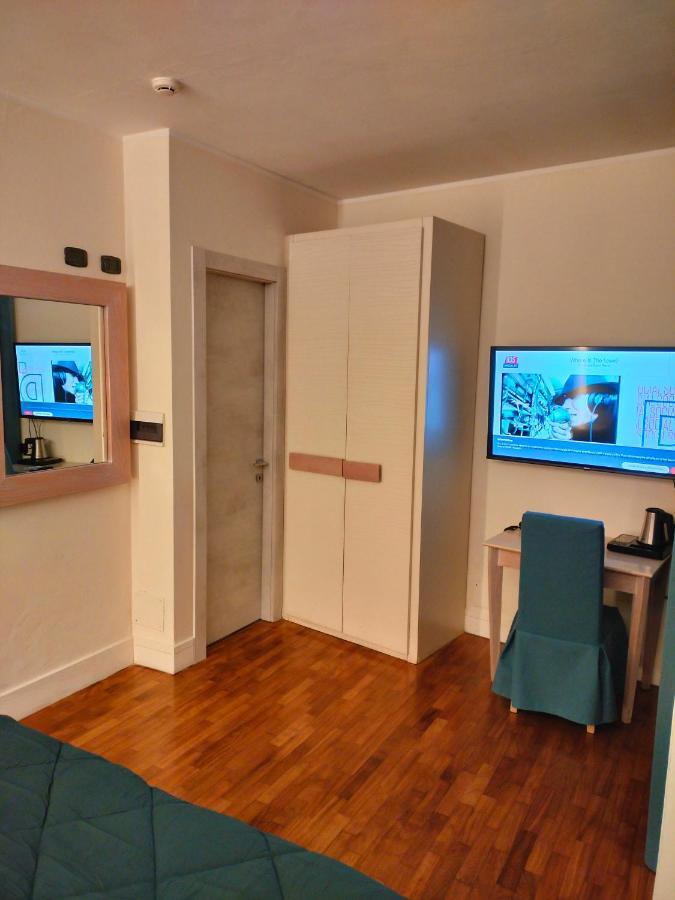 Double or Twin Room Sea View
