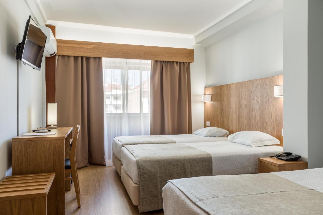 Twin Room with Extra Bed (3 Adults),1358998976:JPEG