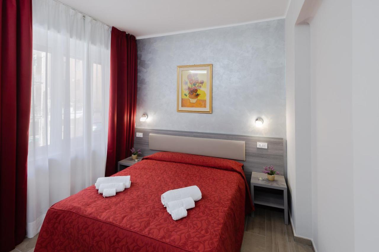 Deluxe Double Room,1363549661:JPEG