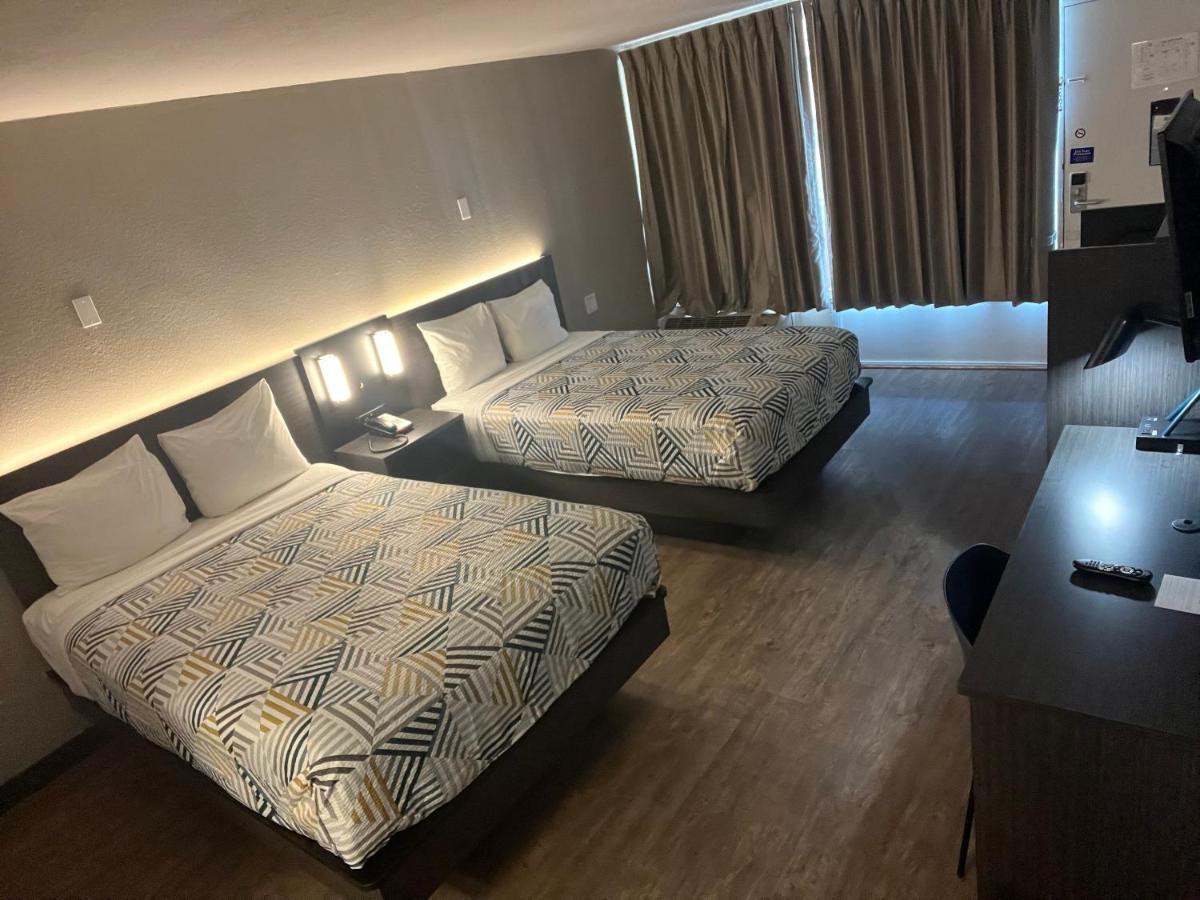 Deluxe Quadruple Room Smoking,1359211706:JPEG
