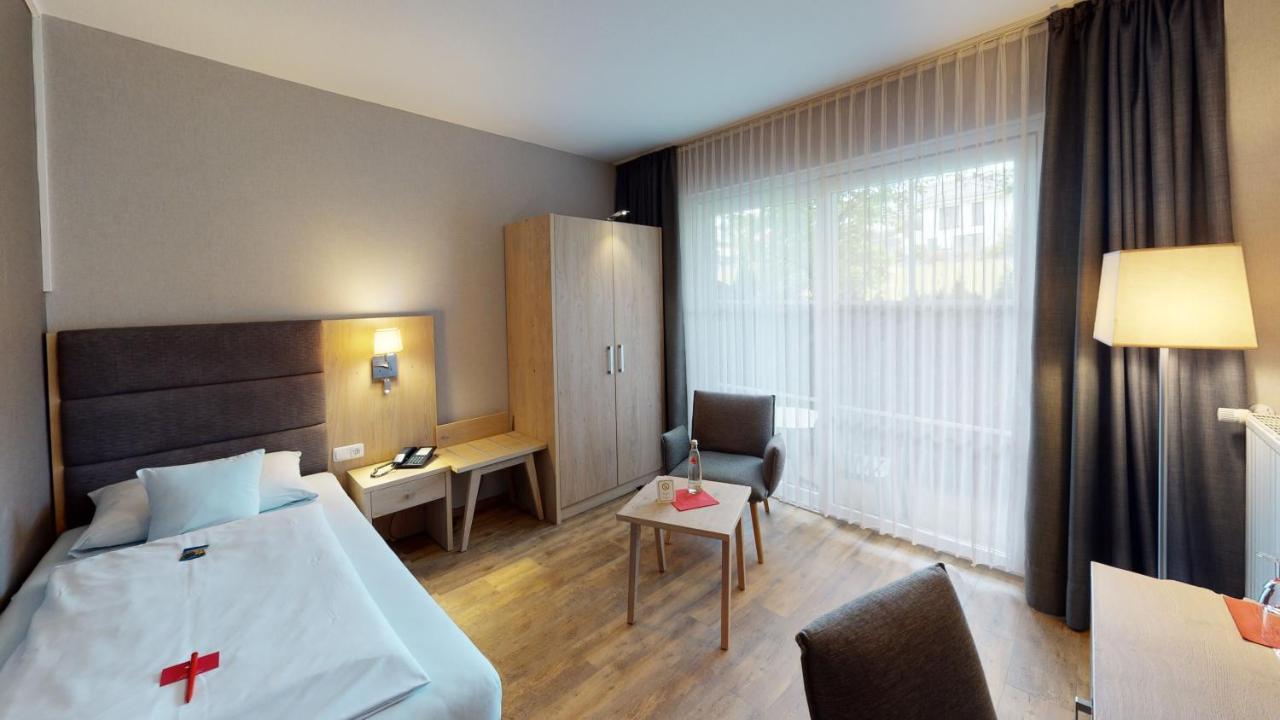 Single Room,1363669568:JPEG
