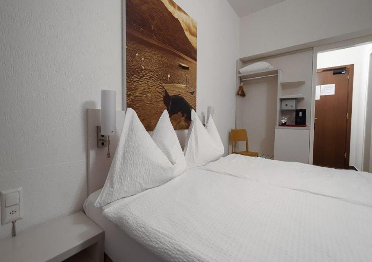 Economy Twin Room