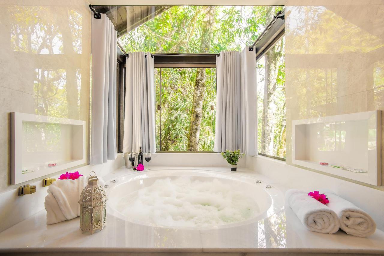 Chalé Deluxe com Hidromassagem e Chuveiro Duplo