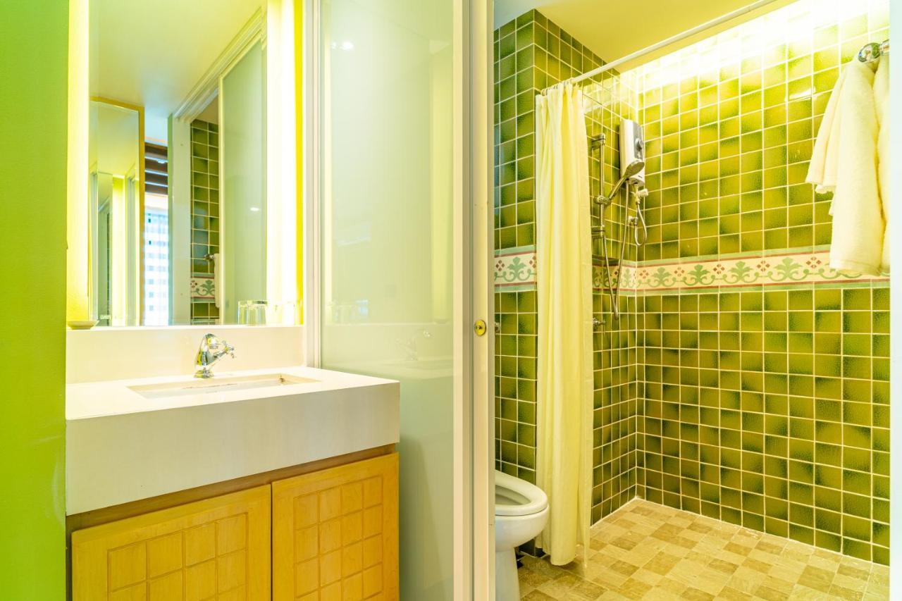 Corner Twin Room