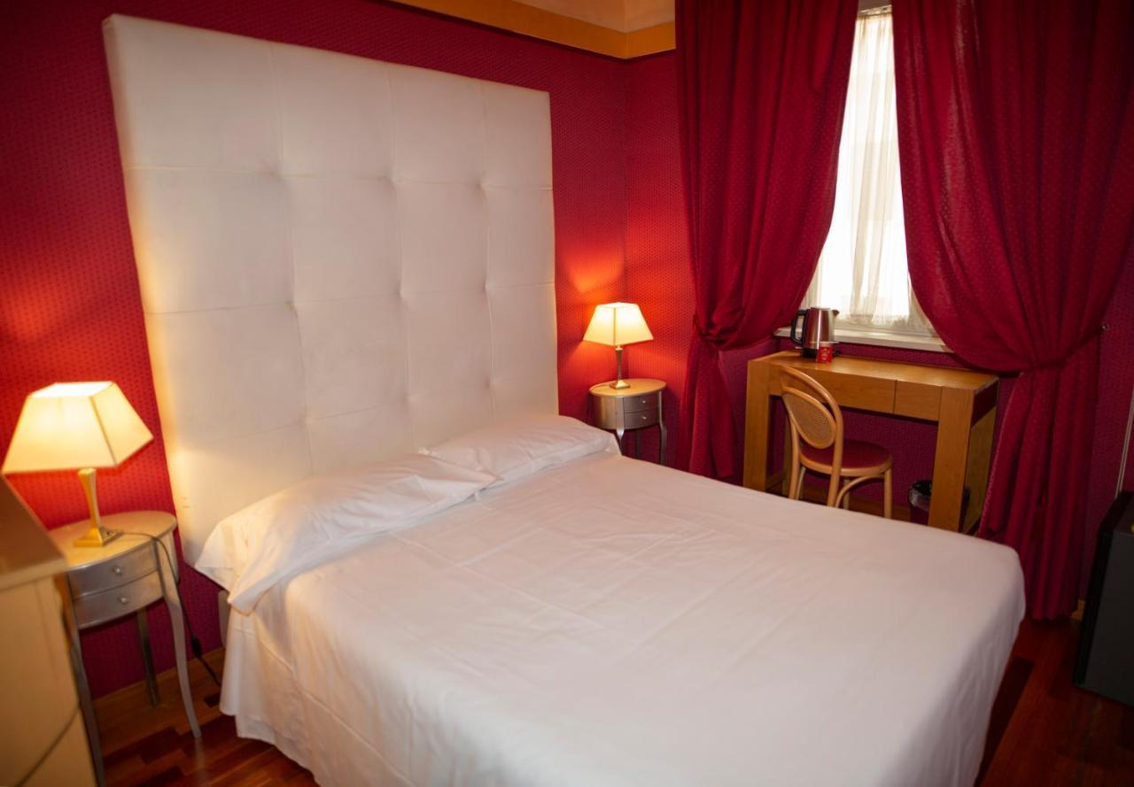 Double or Twin Room,1364078618:JPEG