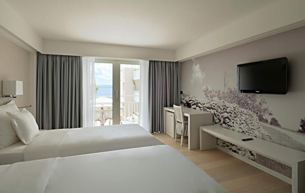 Double or Twin Room Partial Sea View