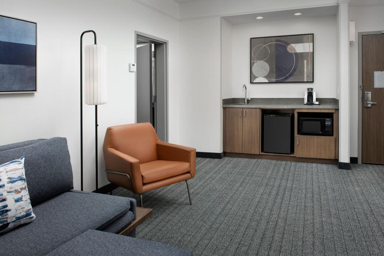 1 Bedroom 2 room Suite 1 King Sofa bed Balcony,1709971937:JPEG