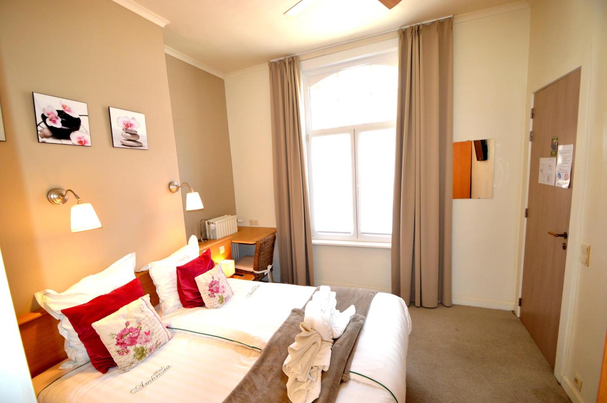 Double Room,1369470911:JPEG