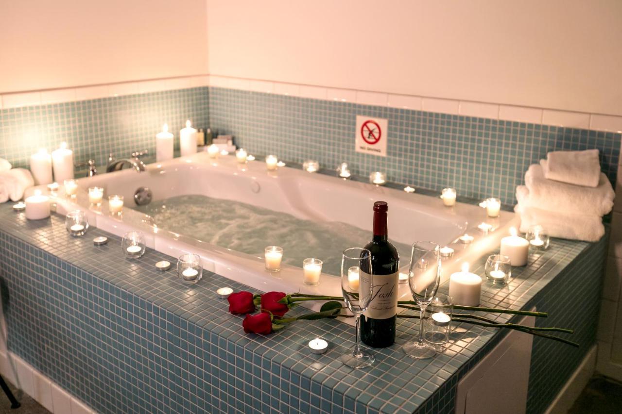 King Room Spa Bath