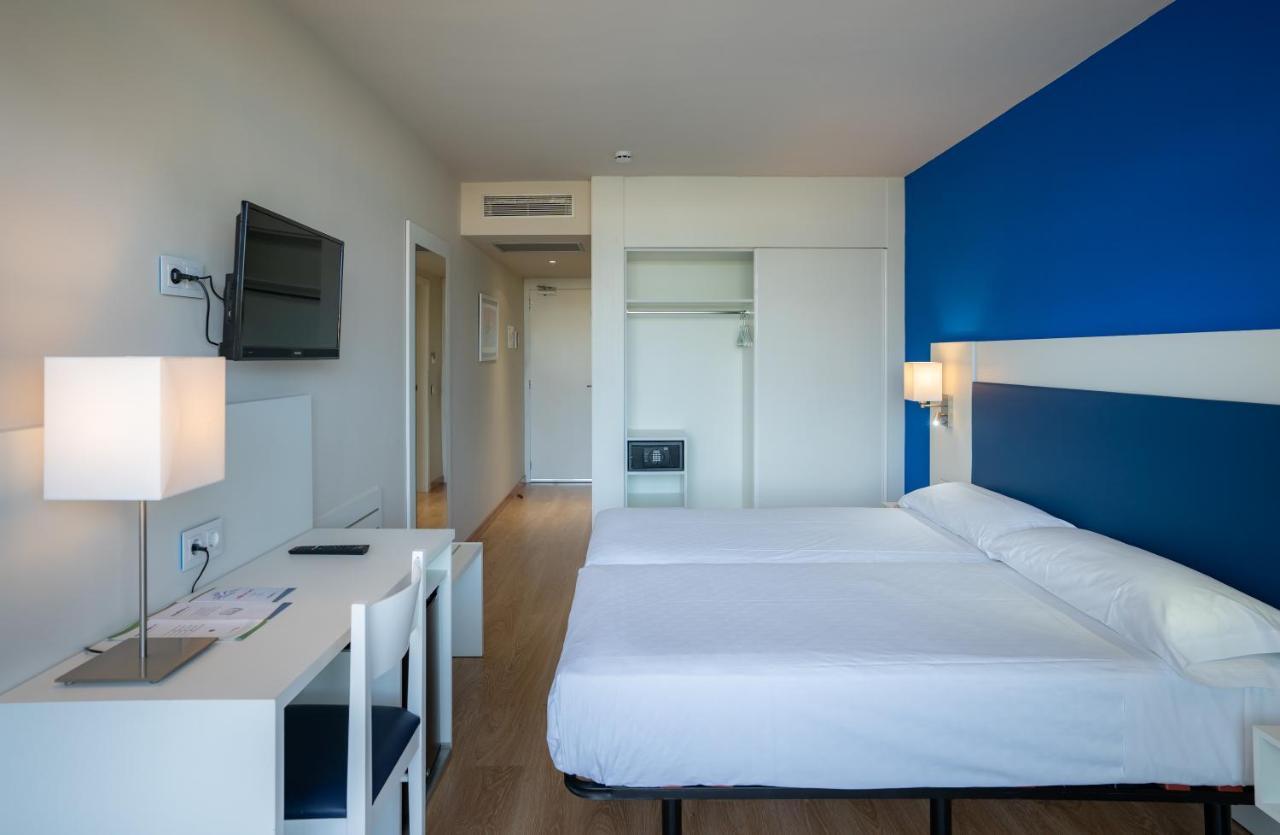 Twin Room,1364795261:JPEG