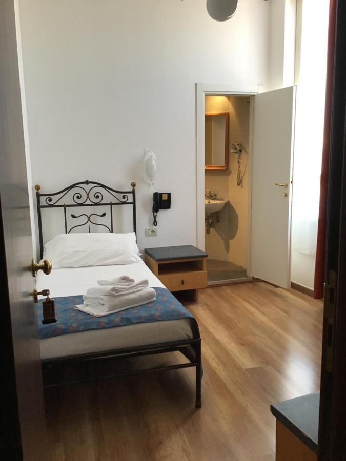 Single Room,1217770330:JPEG