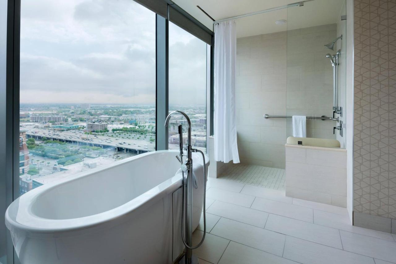 Executive Suite, 1 Bedroom Suite, 1 King,1756575146:JPEG