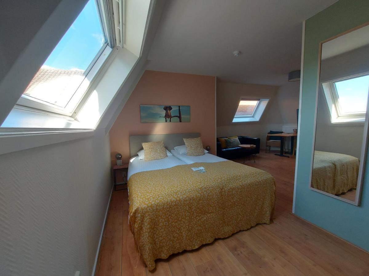 Standard Twin Room,1364967185:JPEG