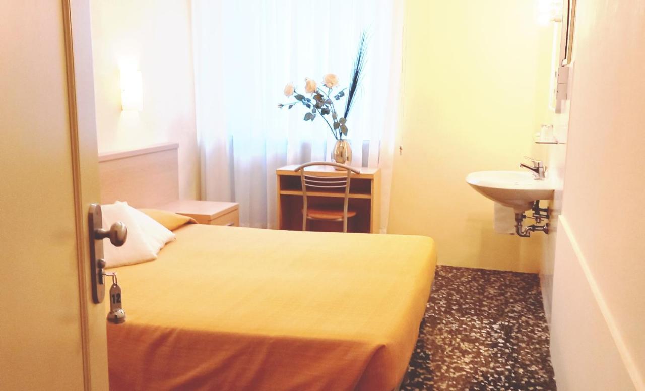 Quarto Individual com Vista do Jardim