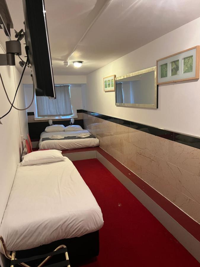 Basement Triple Room