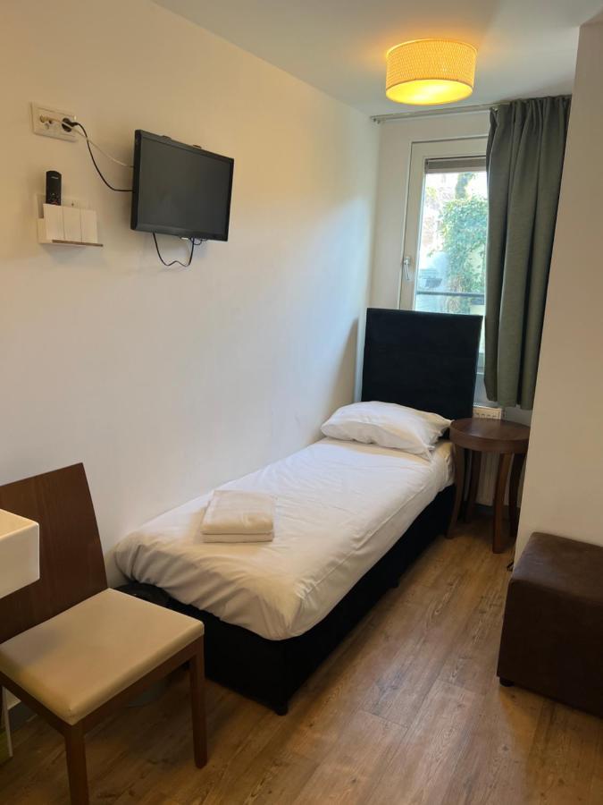 Twin Room Souterrain