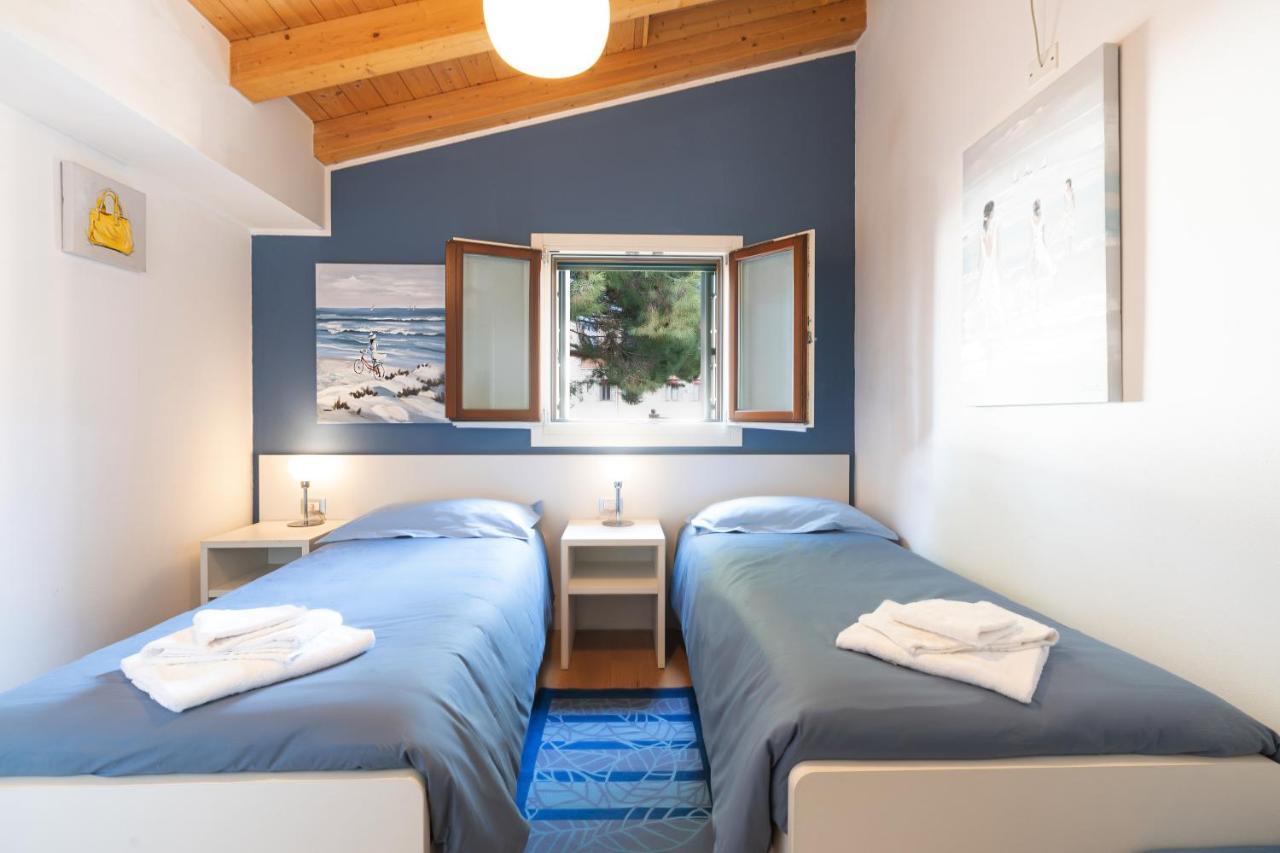 Two-Bedroom Apartment Split Level Canal View