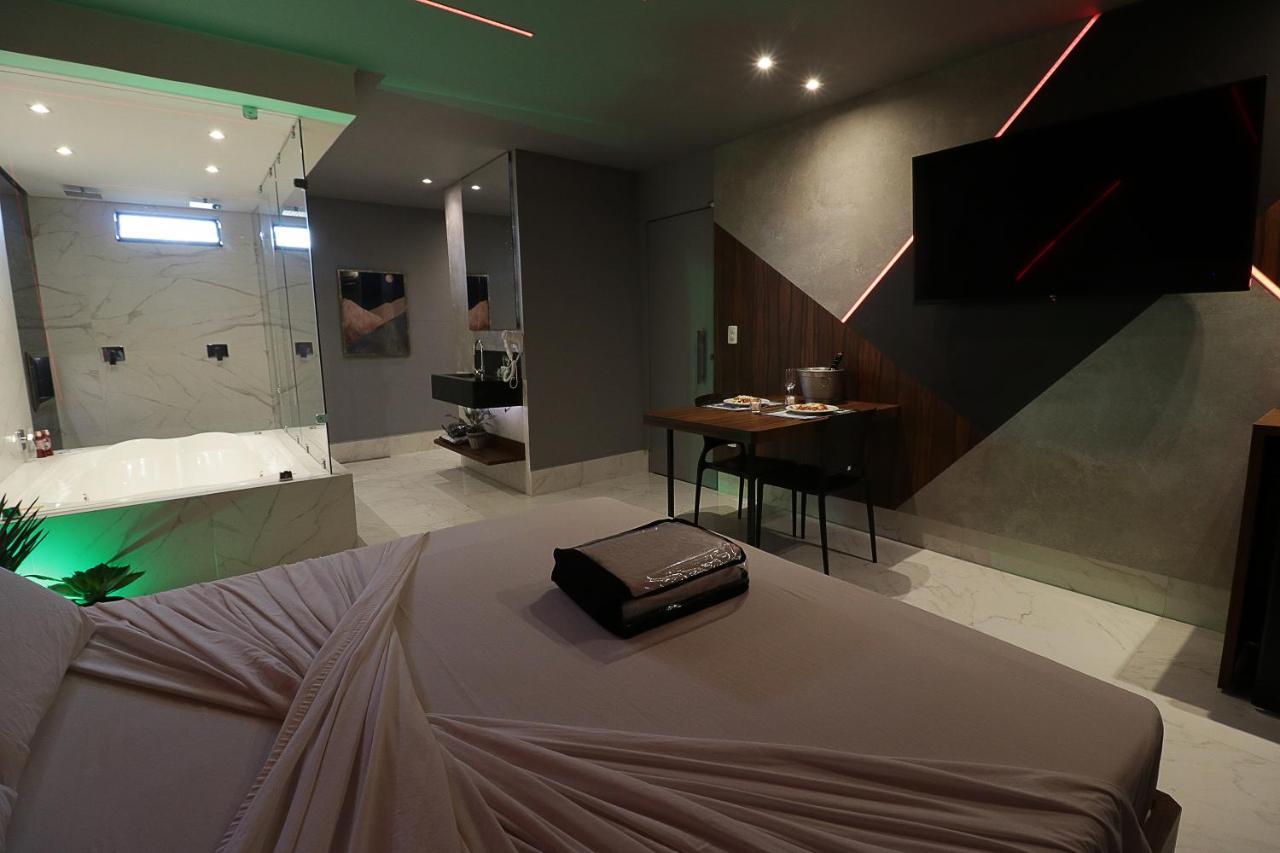 Deluxe Suite Spa Bath
