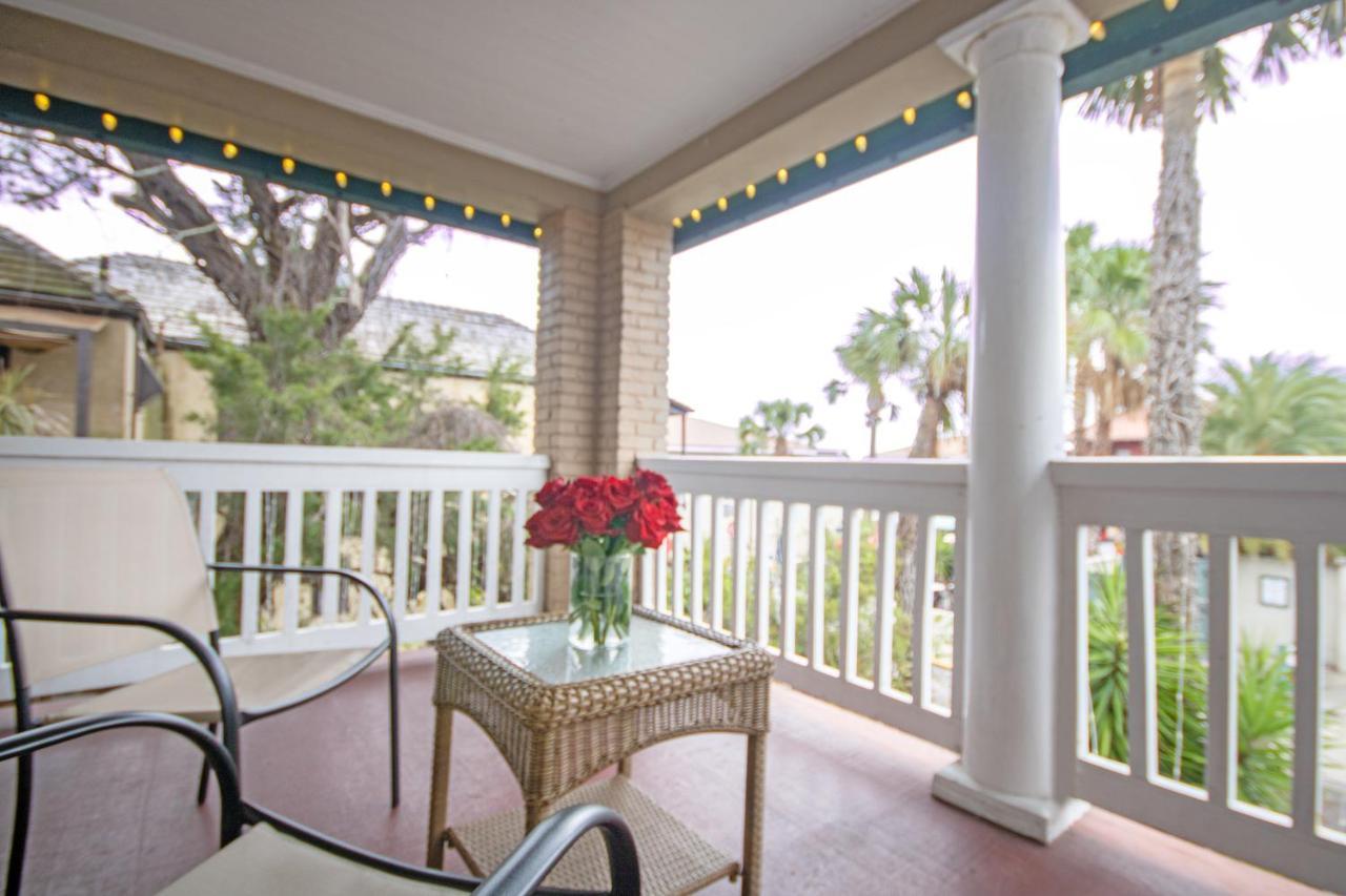 King Suite Balcony,1689869895:JPEG