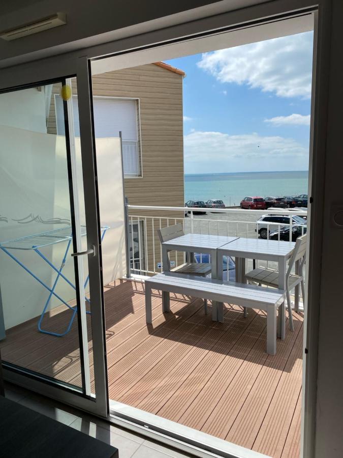 Apartment Balcony,254618845:JPEG