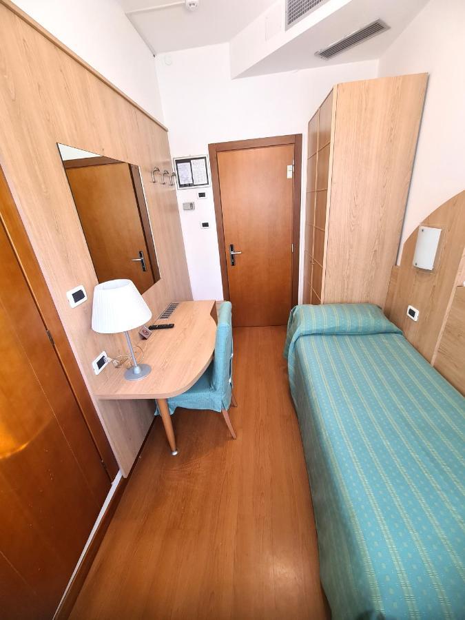 Standard Single Room,1365962618:JPEG