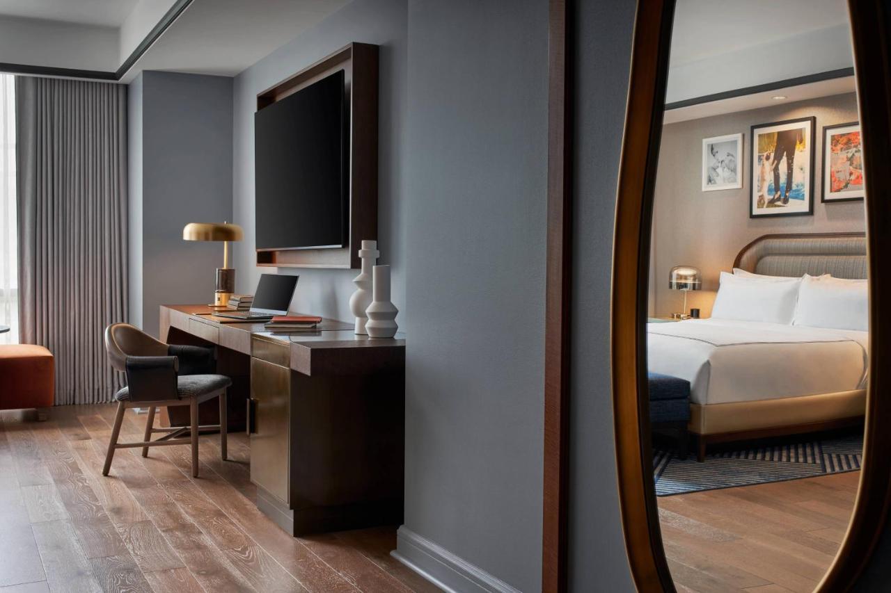 Deluxe King Guest Room