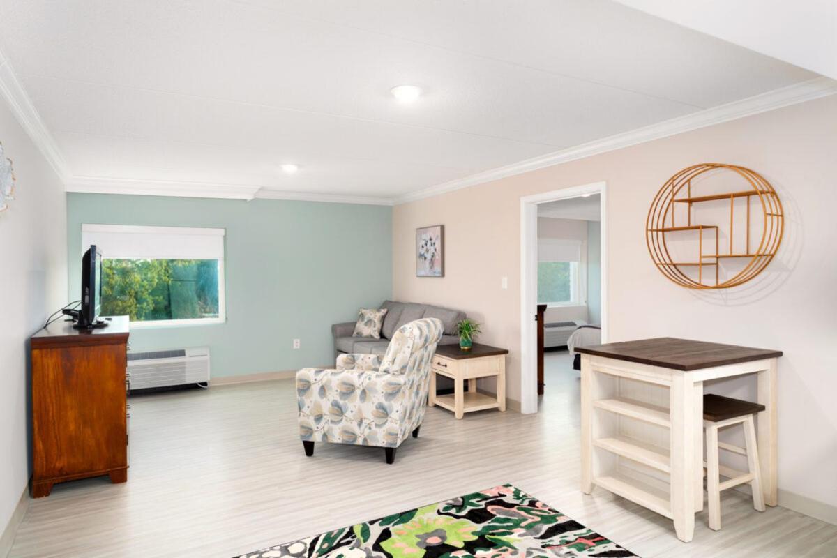 One-Bedroom Executive King Suite Non-Smoking