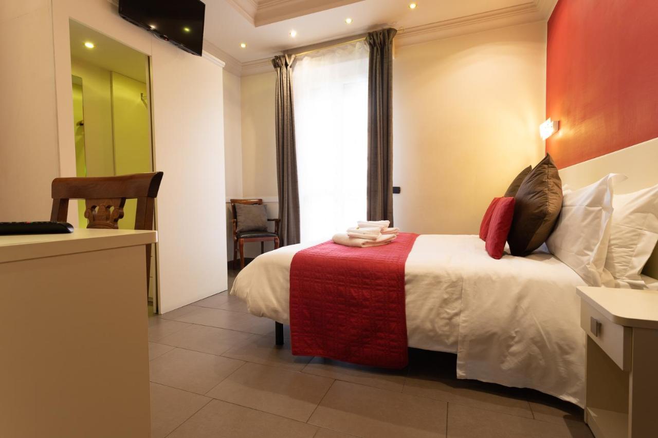 Double or Twin Room Private Bathroom