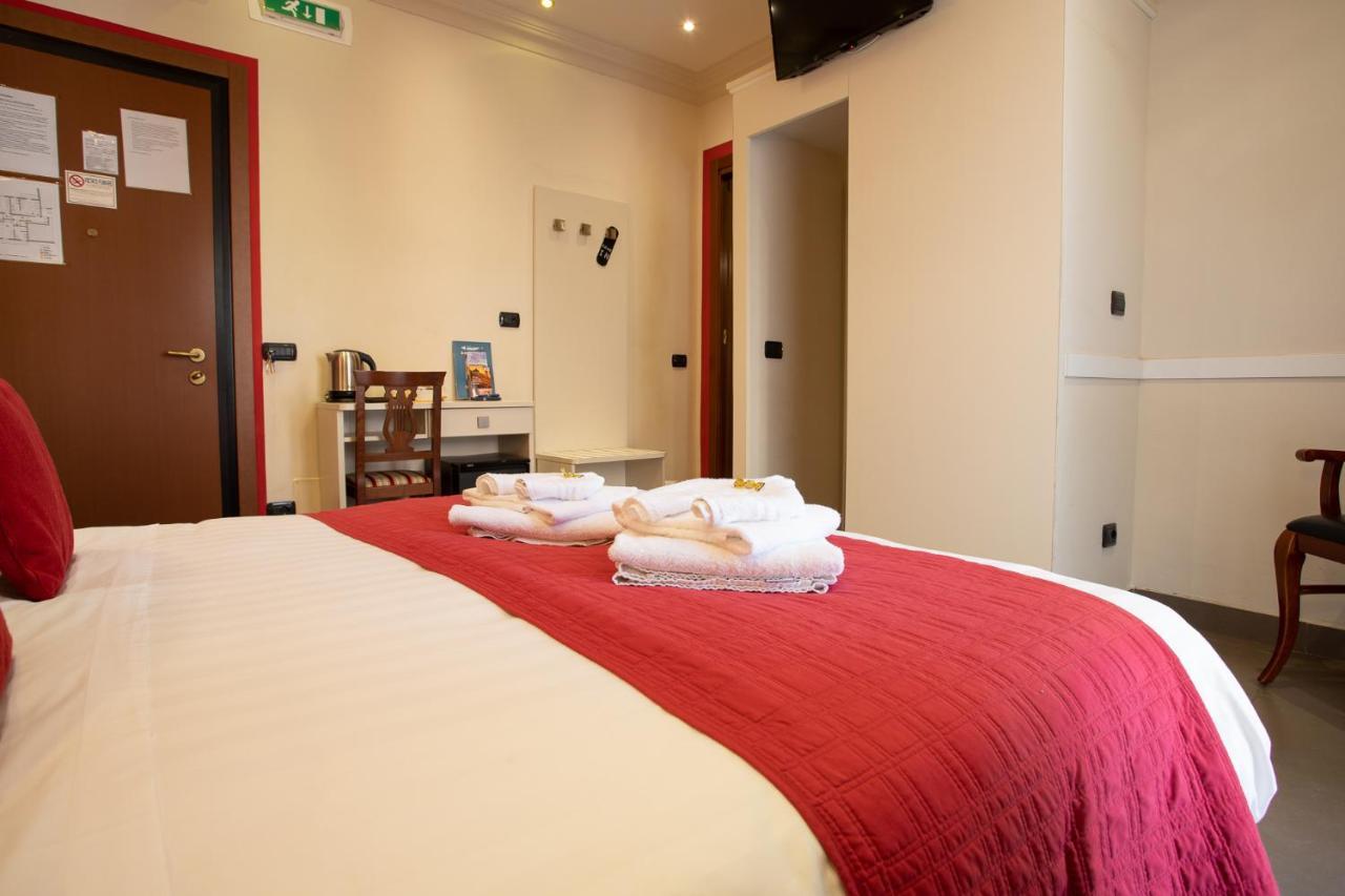 Double or Twin Room Private Bathroom