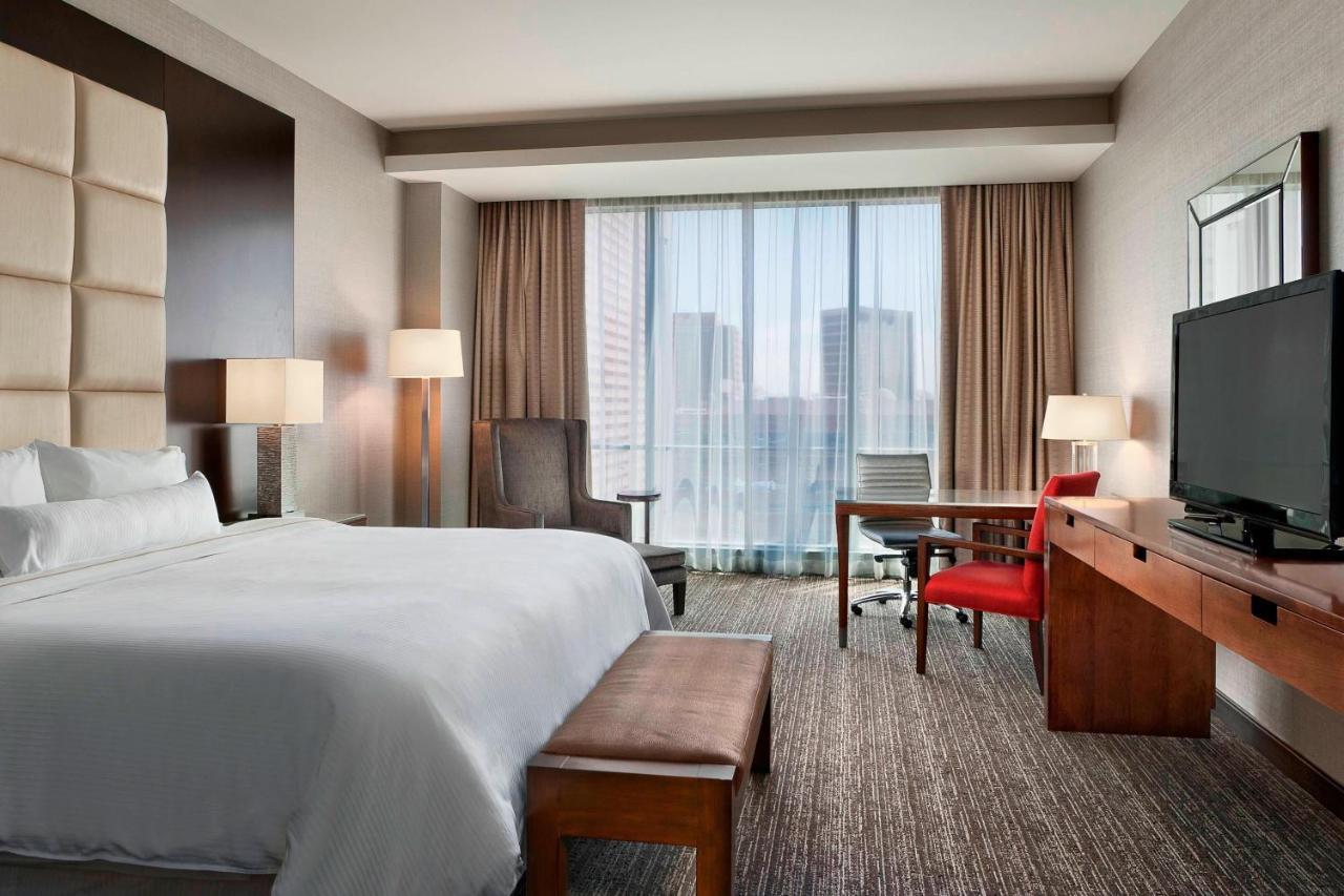 Executive Room, Club level, Guest room, 1 King, City view