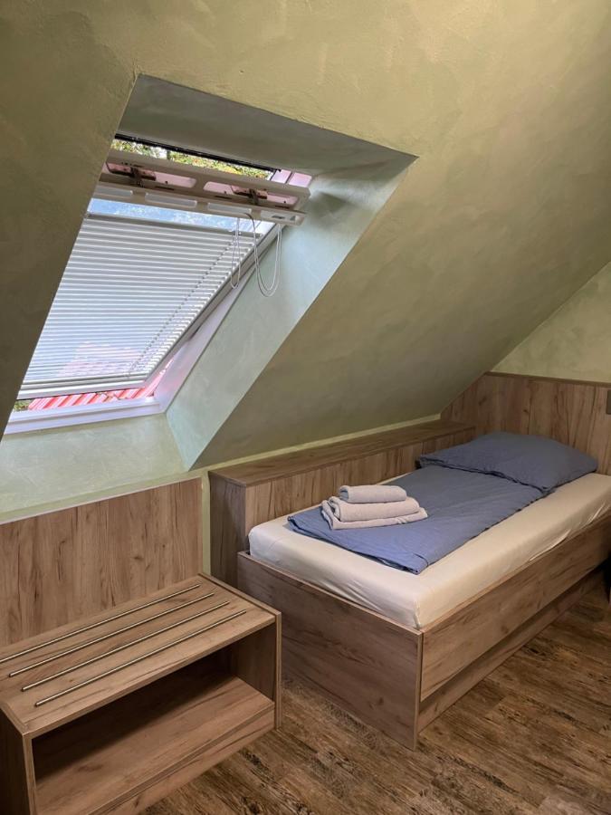 Single Room,1725219553:JPEG
