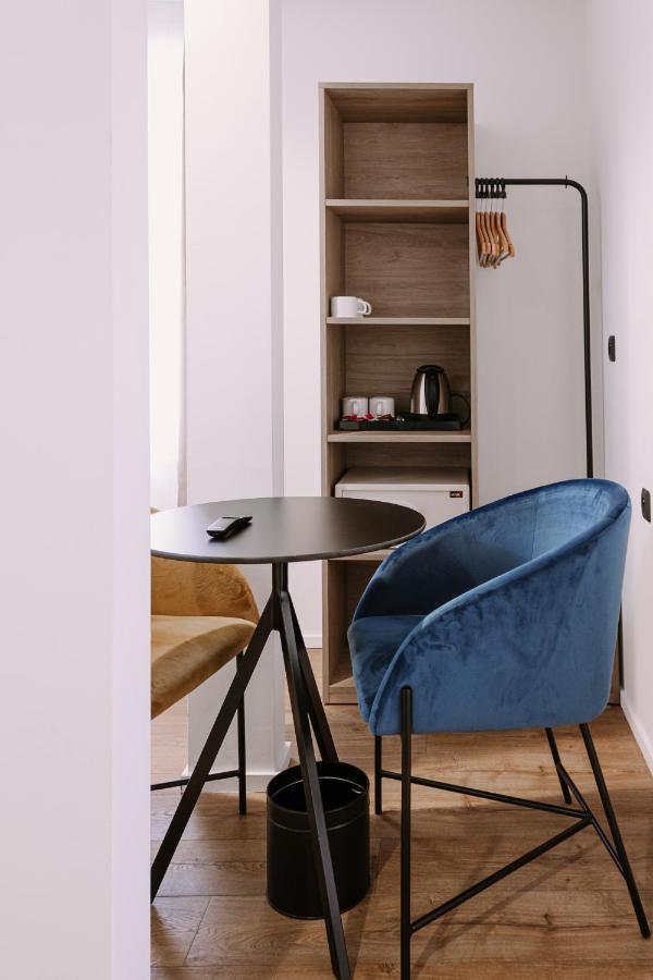 Family Room 6
