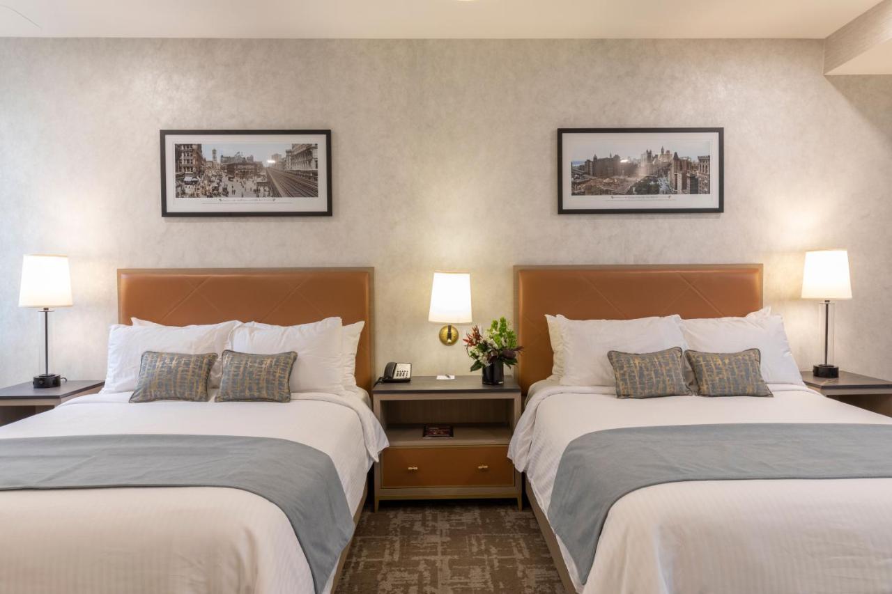 Deluxe Two Queens Room