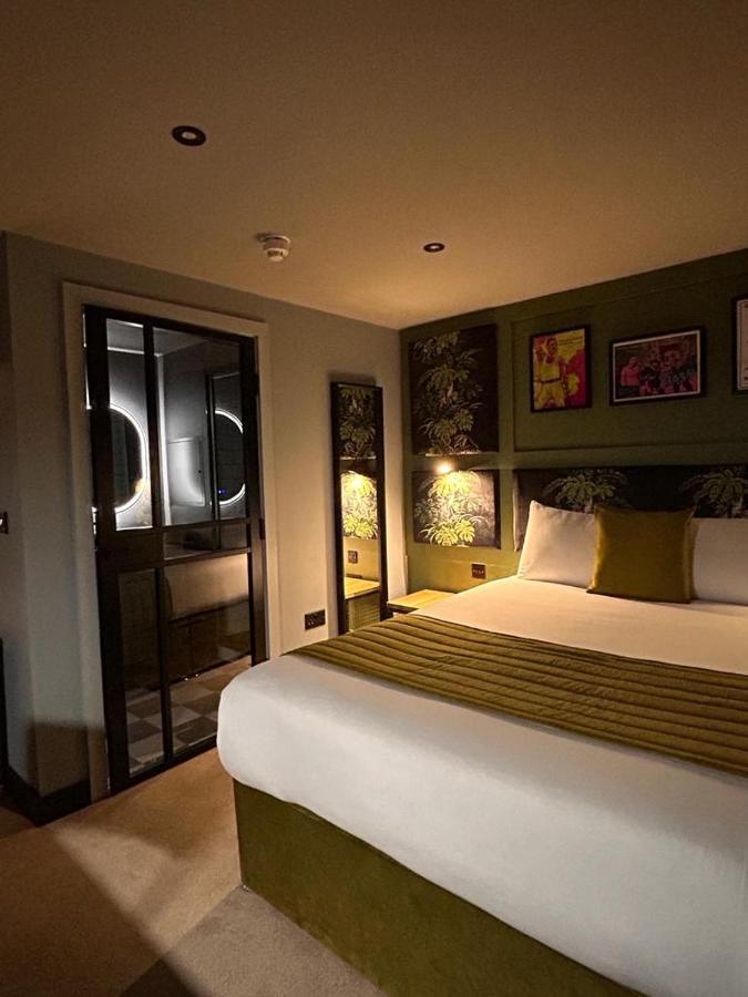 Large Double Room