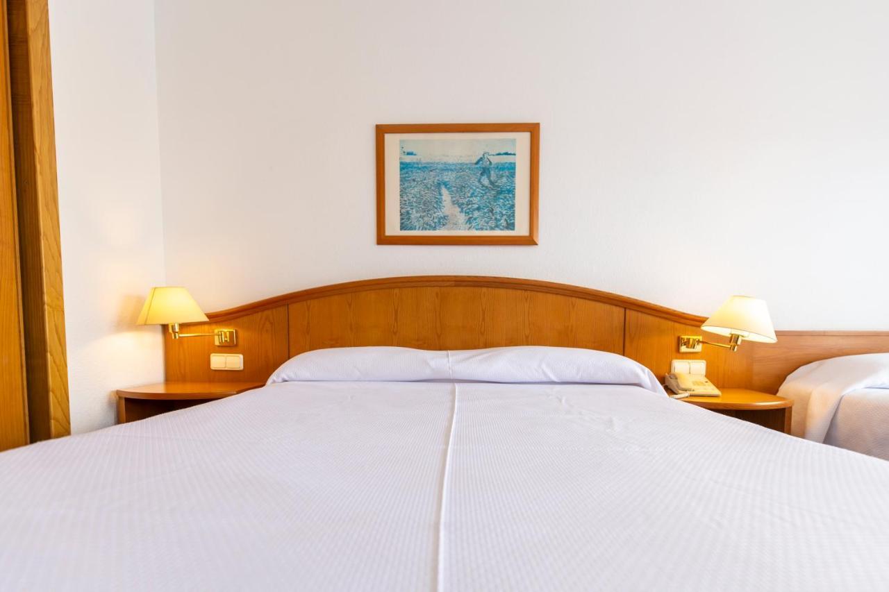 Triple Room Partial Sea View