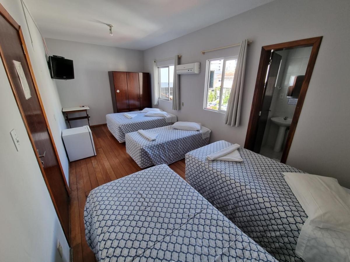 Family Room,1588162508:JPEG