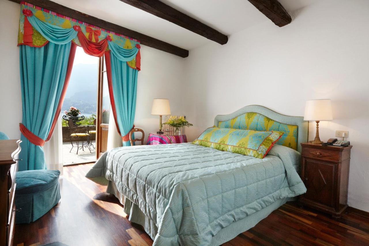 Double or Twin Room Lake View