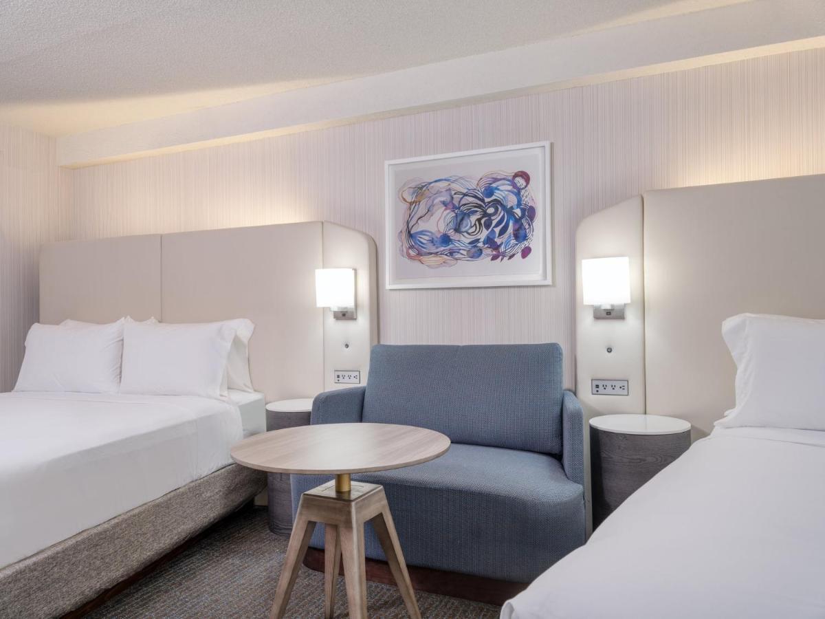 Standard Queen Room Two Queen Beds