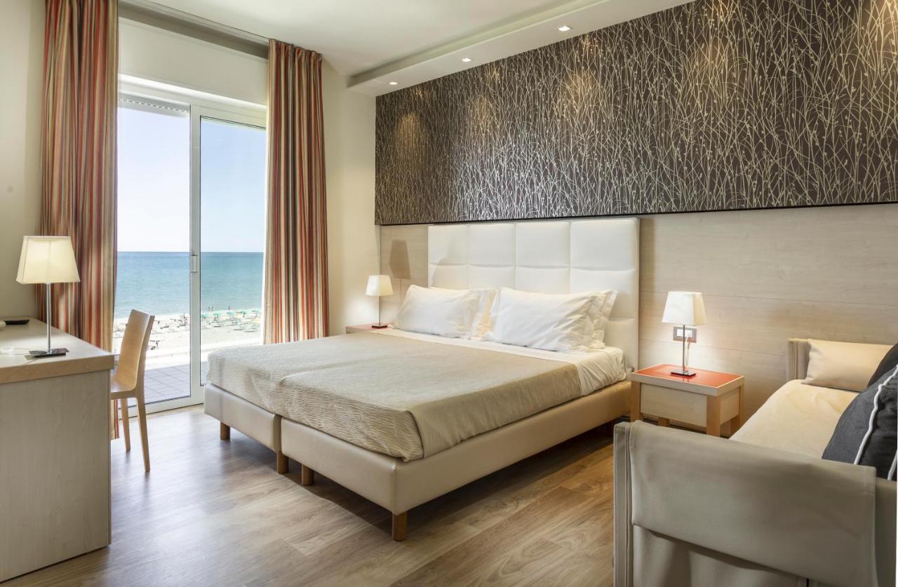 Triple Room Seafront,1194565723:JPEG