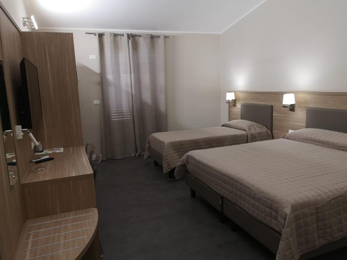 Deluxe Triple Room,1377923534:JPEG