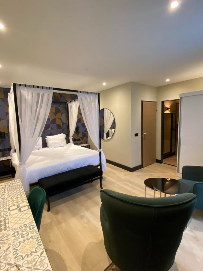 King Suite Spa Bath