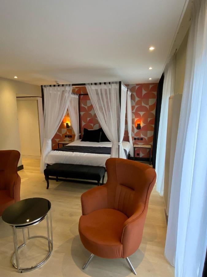 King Suite Spa Bath